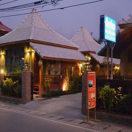 Huen Kham Kong Guesthouse Mae Sariang Exterior foto