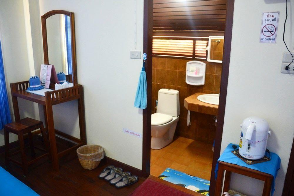 Huen Kham Kong Guesthouse Mae Sariang Exterior foto