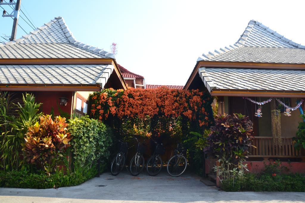 Huen Kham Kong Guesthouse Mae Sariang Exterior foto
