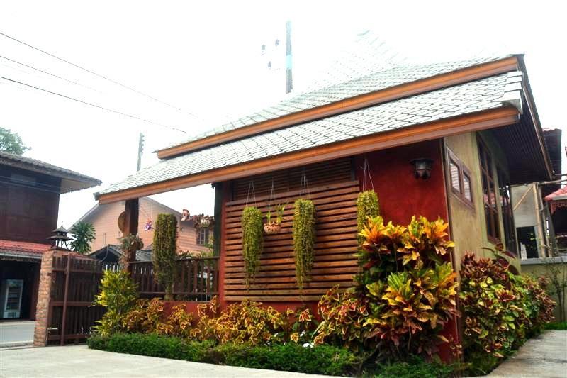 Huen Kham Kong Guesthouse Mae Sariang Exterior foto