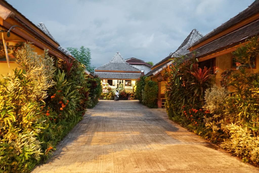 Huen Kham Kong Guesthouse Mae Sariang Exterior foto