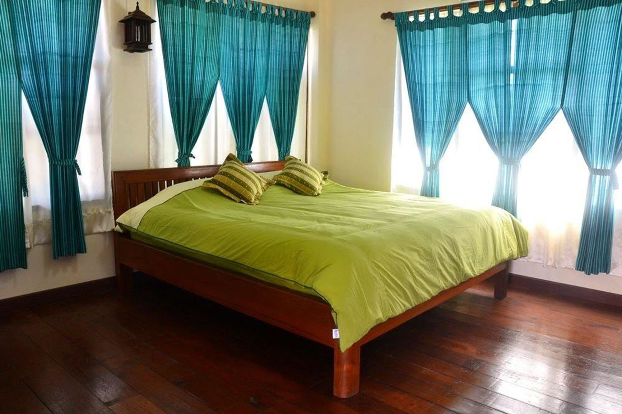 Huen Kham Kong Guesthouse Mae Sariang Exterior foto